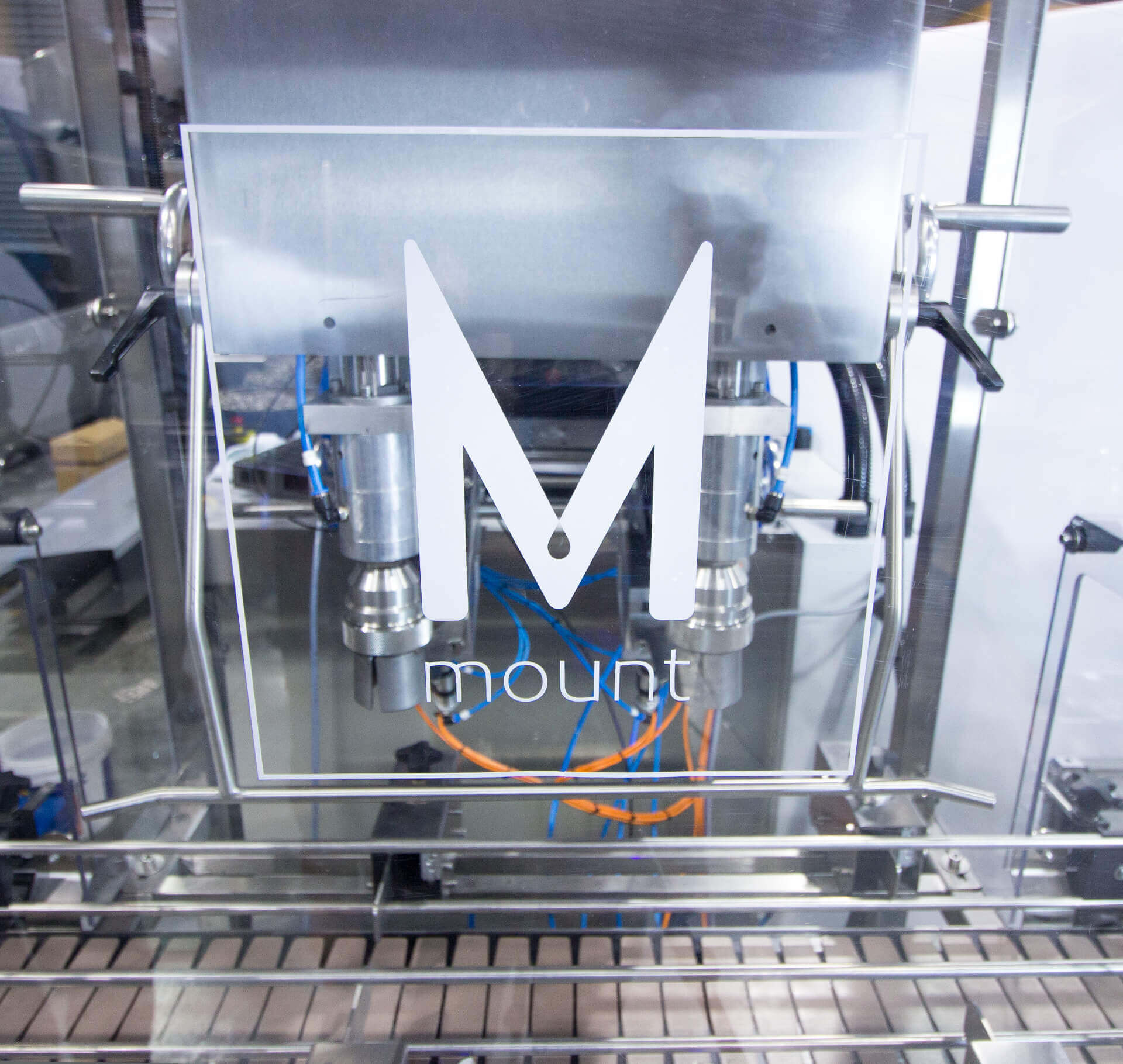 Mount Packaging - Logo
